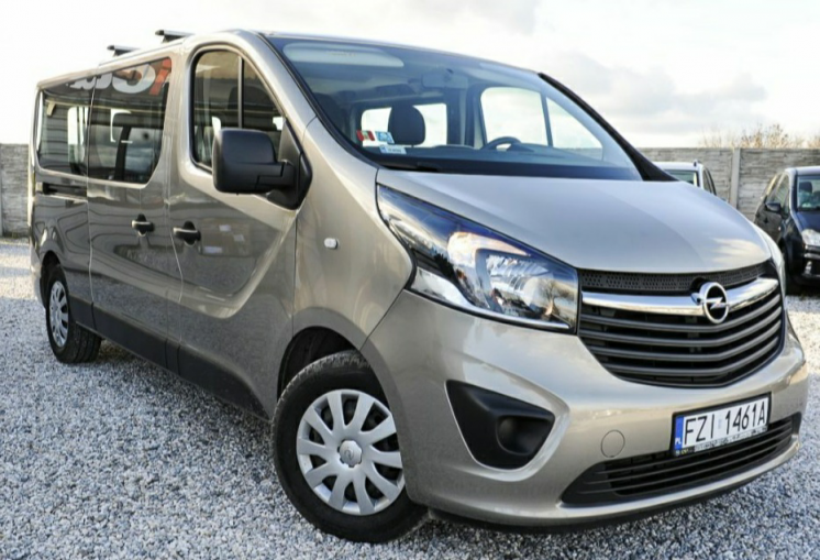 Продам Opel Vivaro 2015 год