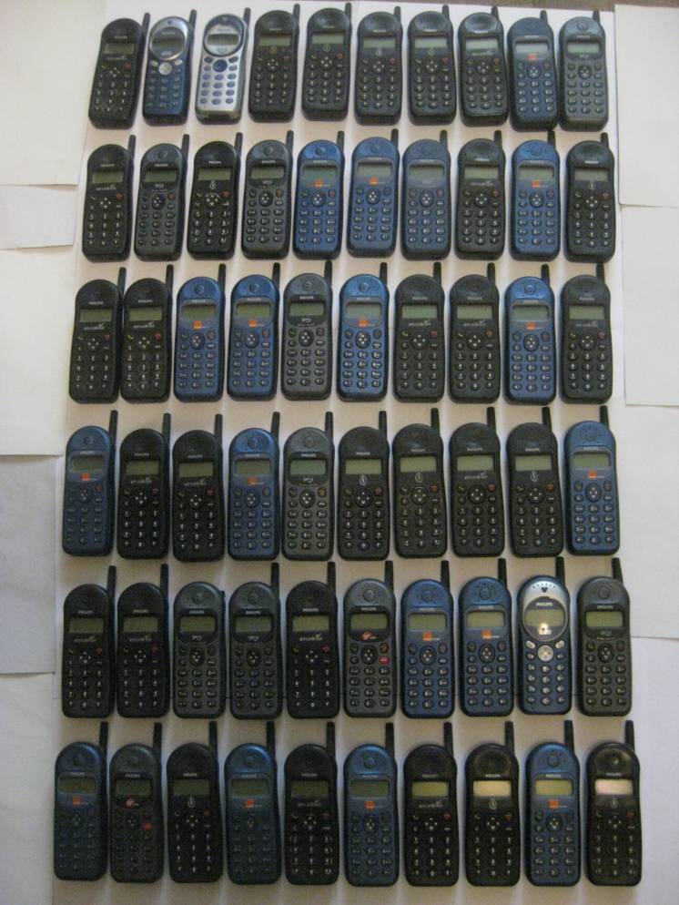 Продам одним лотом 65 рабочих мобильных телефонов