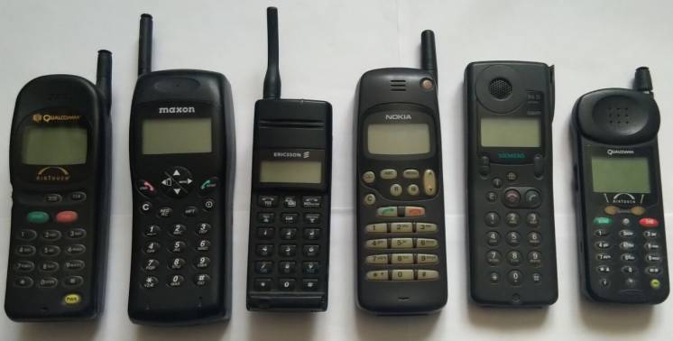 Продам раритетные телефоны Qualcomm Maxon Ericsson Nokia одним лотом