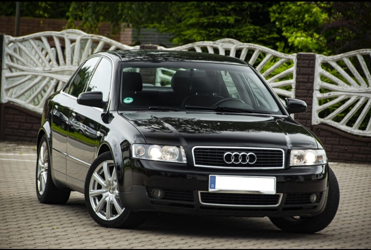 Audi A4 2002 год 2.4 газ/бензин