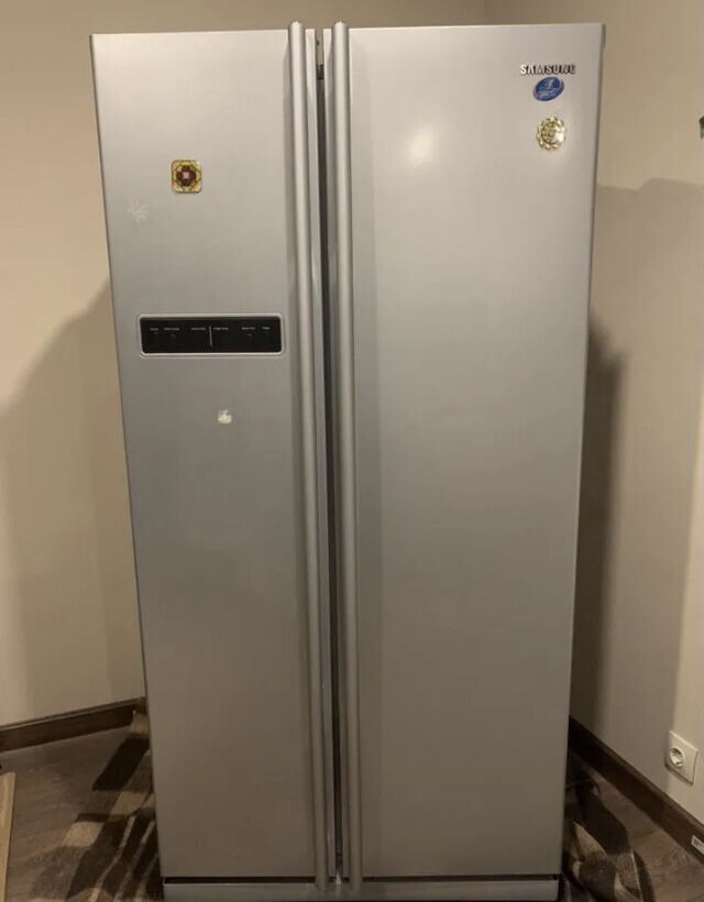 Холодильник Samsung Side by side