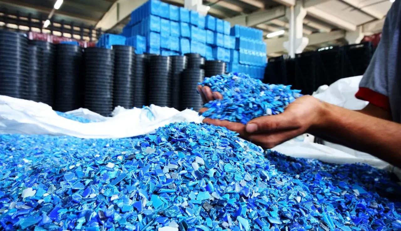 Шредер для полимеров (пластмассы, пластика) Shark ES 6.1 6