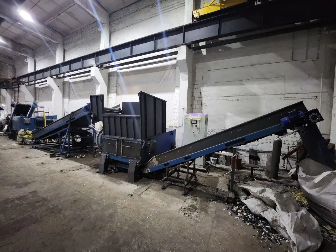 Шредер для литников и труб Shark ES10.2 (30кВт) 9