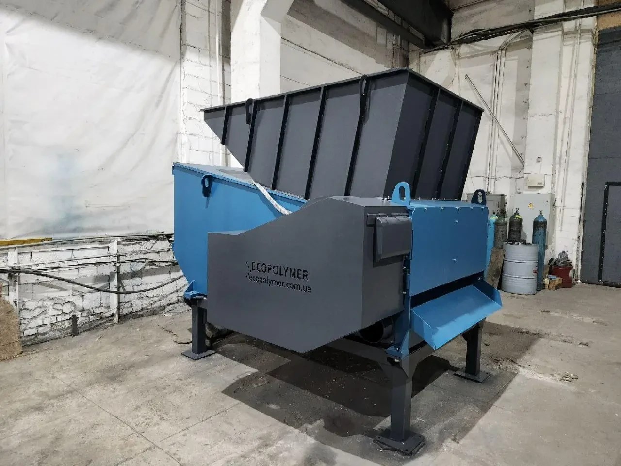 Шредер для литников и труб Shark ES10.2 (30кВт)