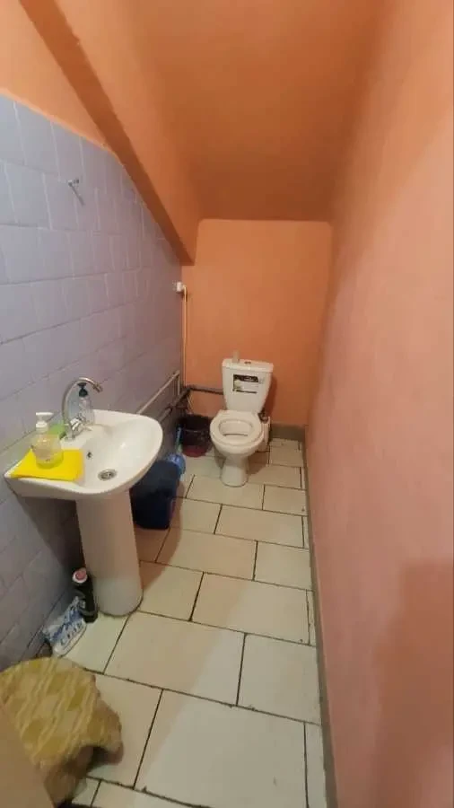 торгові площі Київ, Голосіївський, Лятошинського 24 4