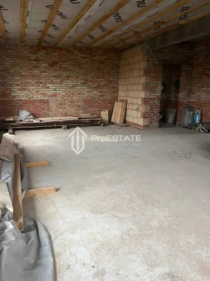 4-к будинок Вишгородський, Осещина, Фіалкова 13