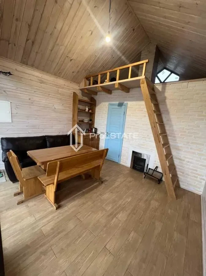 4-к будинок Вишгородський, Осещина, Фіалкова 4