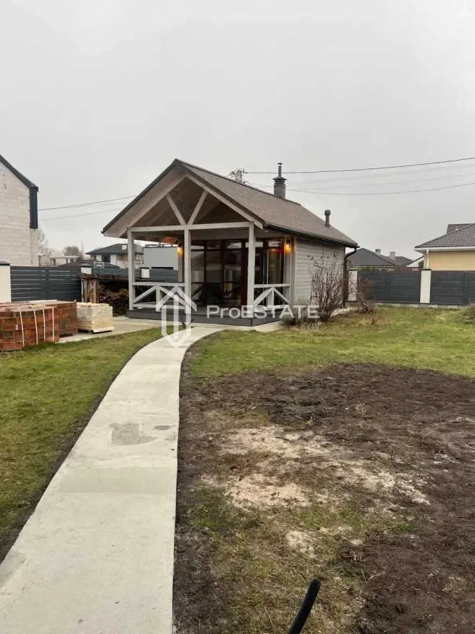 4-к будинок Вишгородський, Осещина, Фіалкова 3