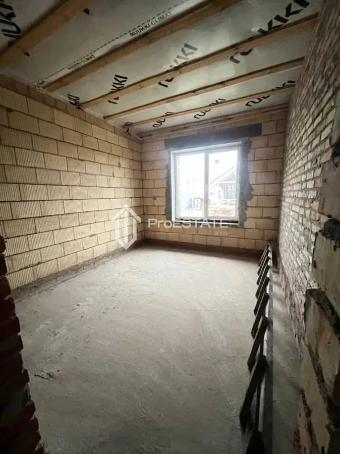 4-к будинок Вишгородський, Осещина, Фіалкова 9