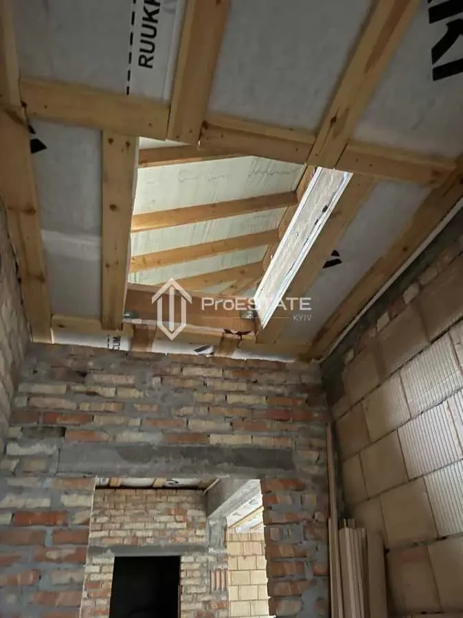 4-к будинок Вишгородський, Осещина, Фіалкова 12