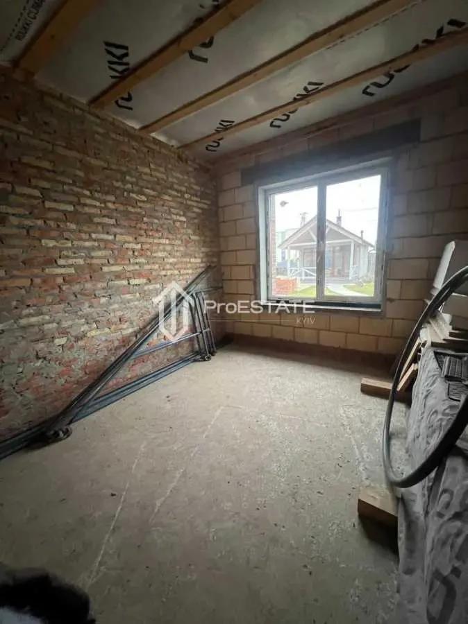 4-к будинок Вишгородський, Осещина, Фіалкова 11