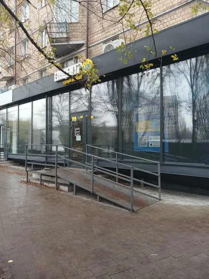 торгові площі Київ, Солом`янський, Чоколівський 37 4