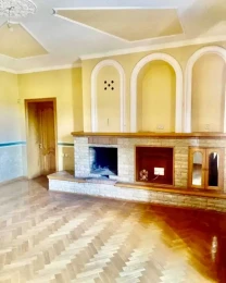 8-к будинок Бучанський, Стоянка, Ленина 1