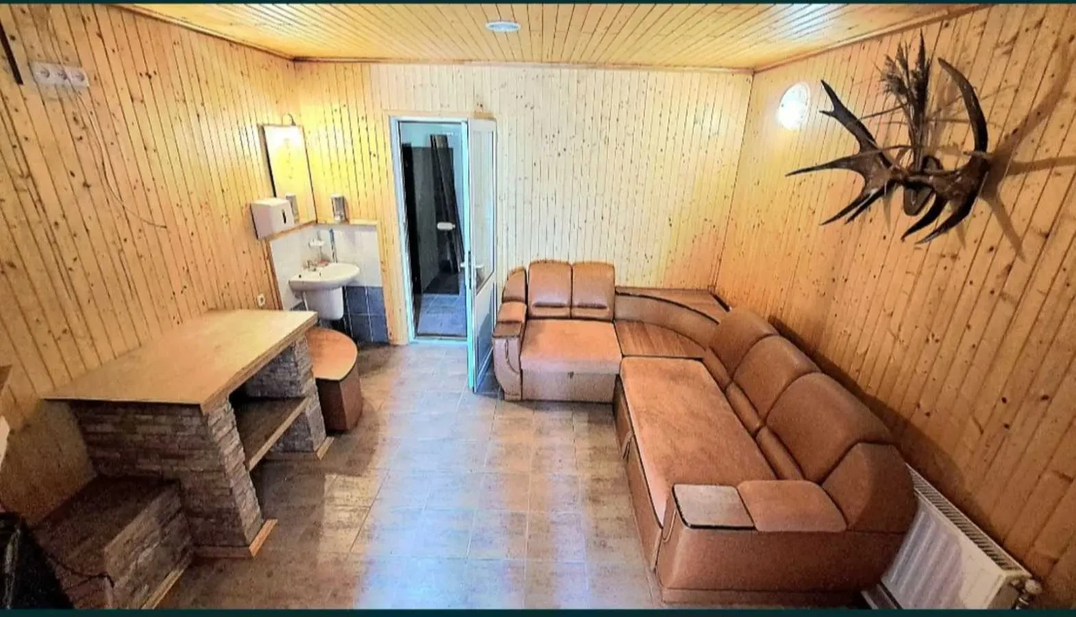 приміщення, будівлі Фастівський, Порадівка, Реаолюціїї 1 10