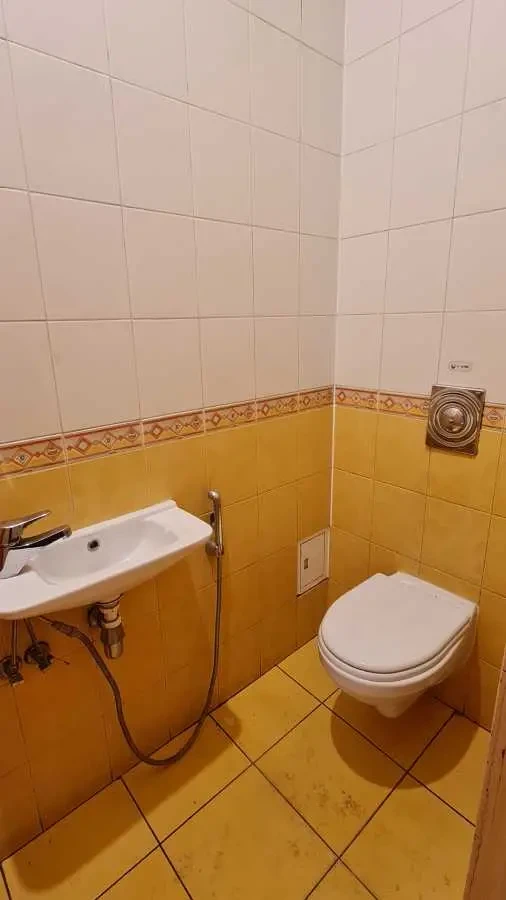 торгові площі Київ, Дарницький, Харківське 56 8