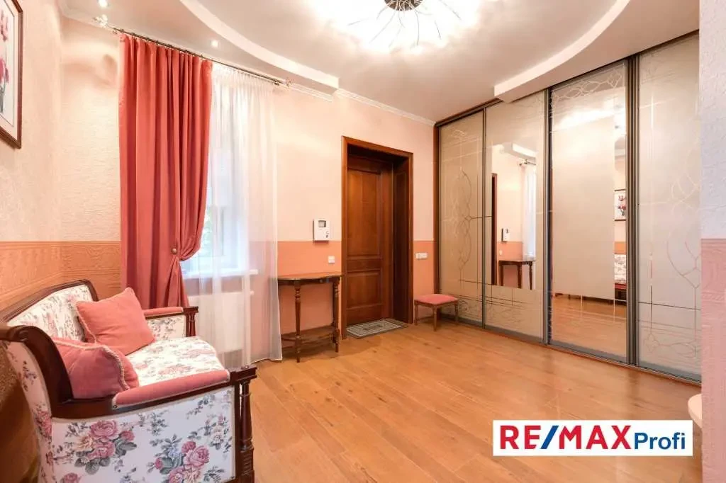 7-к будинок Фастівський, Глеваха, Освіти 19