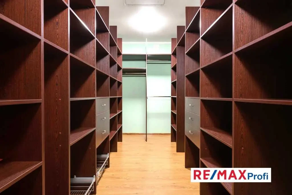 7-к будинок Фастівський, Глеваха, Освіти 21