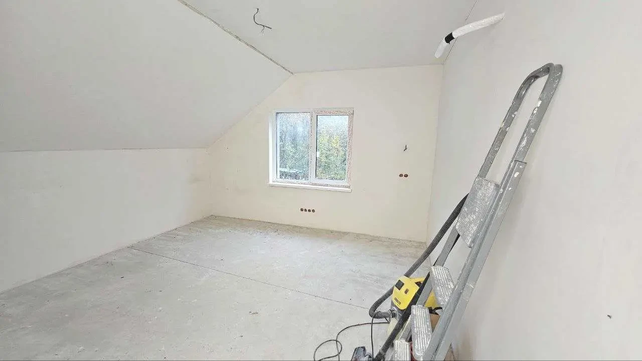 5-к будинок Бучанський, Ірпінь, Лінія 5 5 8