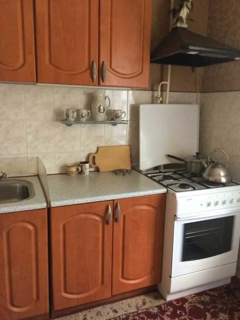 кімната Київ, Голосіївський, Дмитра Луценка 9 5