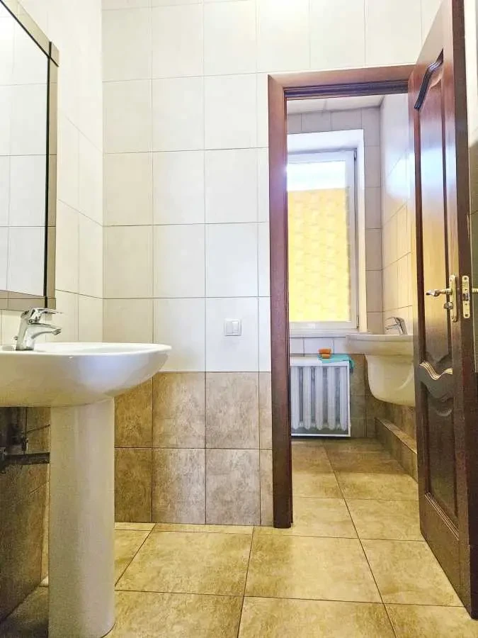 офісна будівля Київ, Печерський, Іоанна Павла ІІ 8