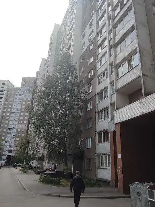 кімната Київ, Голосіївський, Академіка Заболотного 30 8