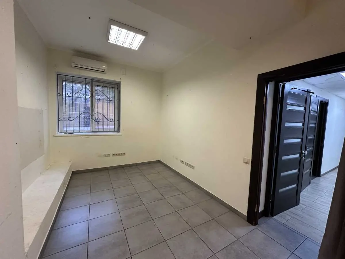 приміщення, будівлі Київ, Печерський, Щорса 32Г 8