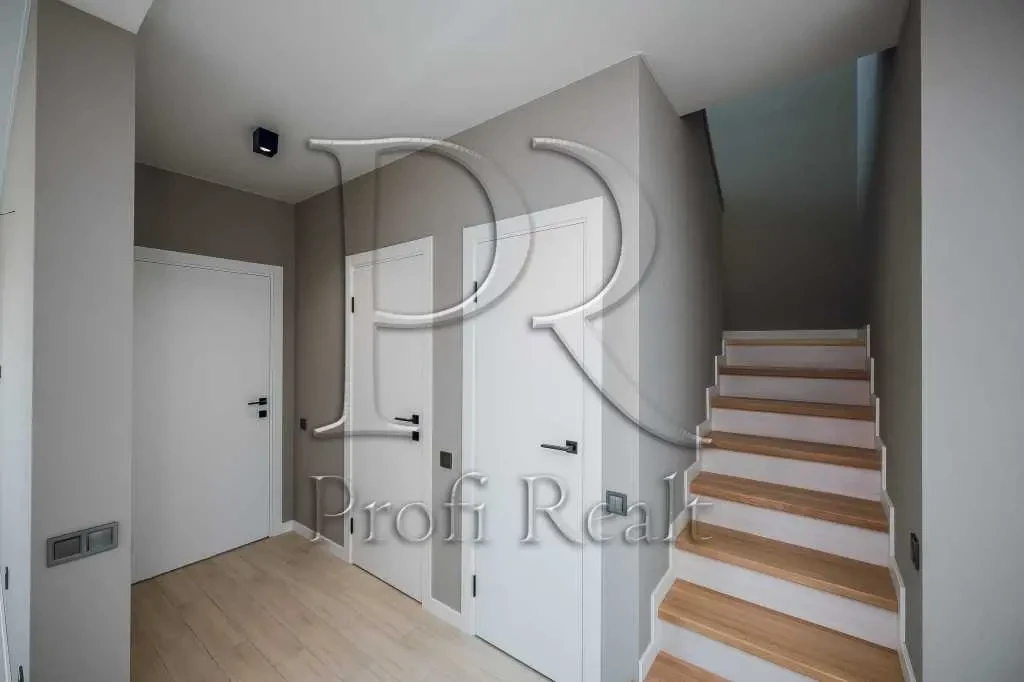 3-к будинок Броварський, Пухівка, Шевченка провулок 10