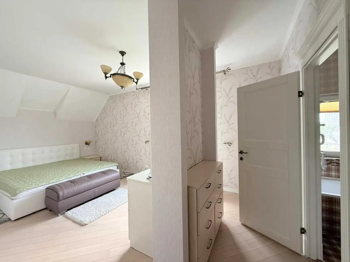 7-к будинок Київ, Голосіївський, Максима Рильського 16