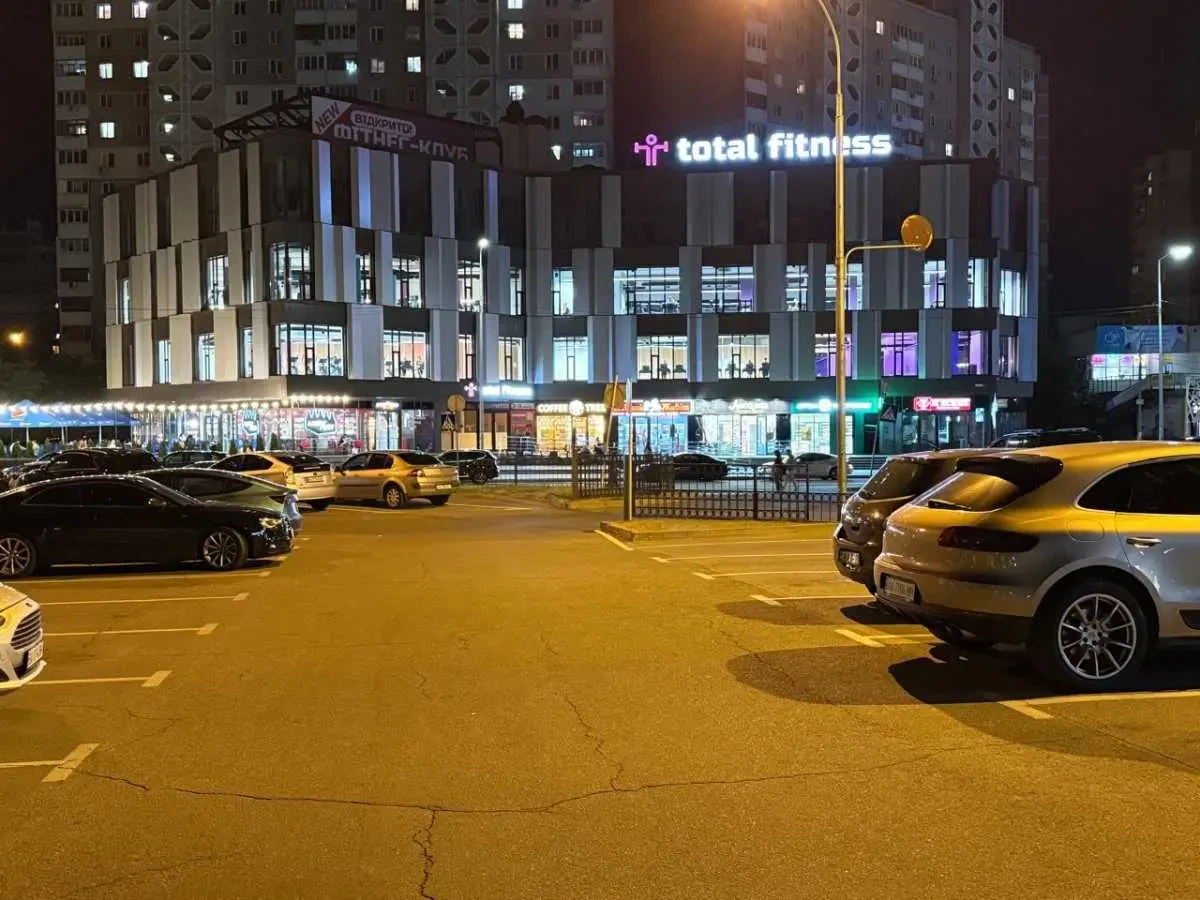 приміщення, будівлі Київ, Дарницький, Олександра Мишуги 1 3