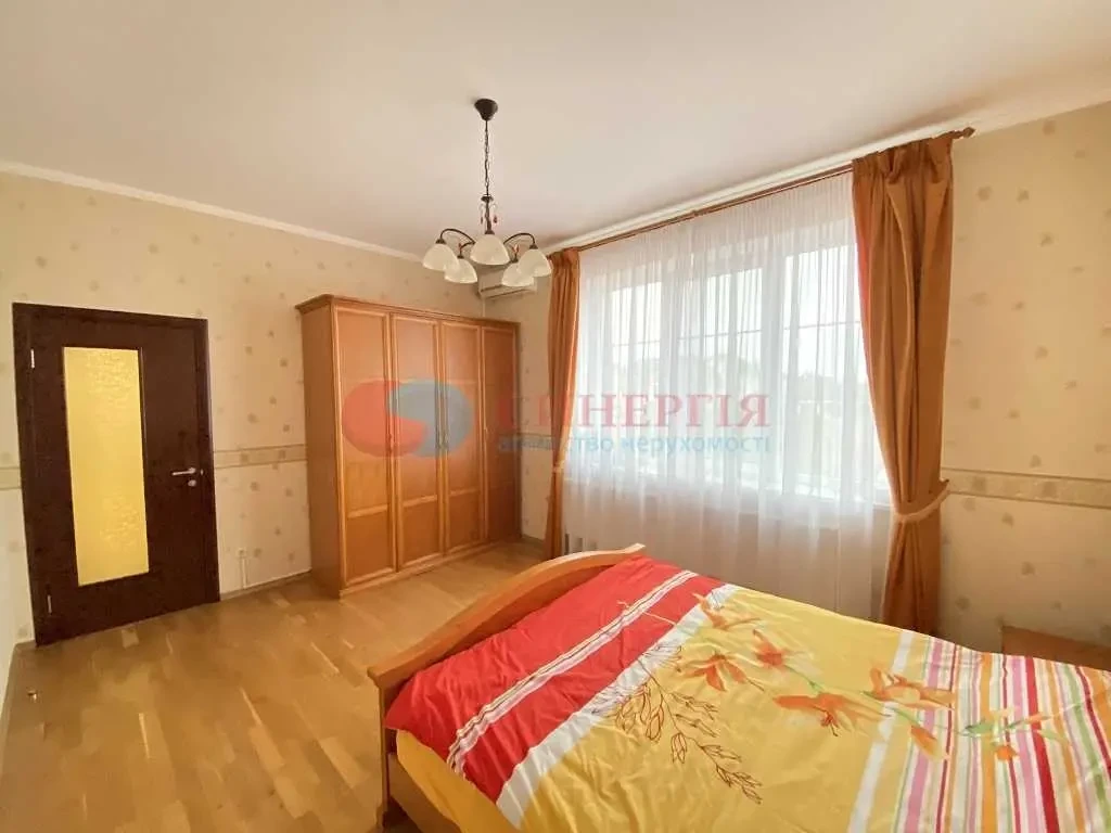 6-к будинок Бучанський, Михайлівка-Рубежівка, вул. Ганни Михайлової 10