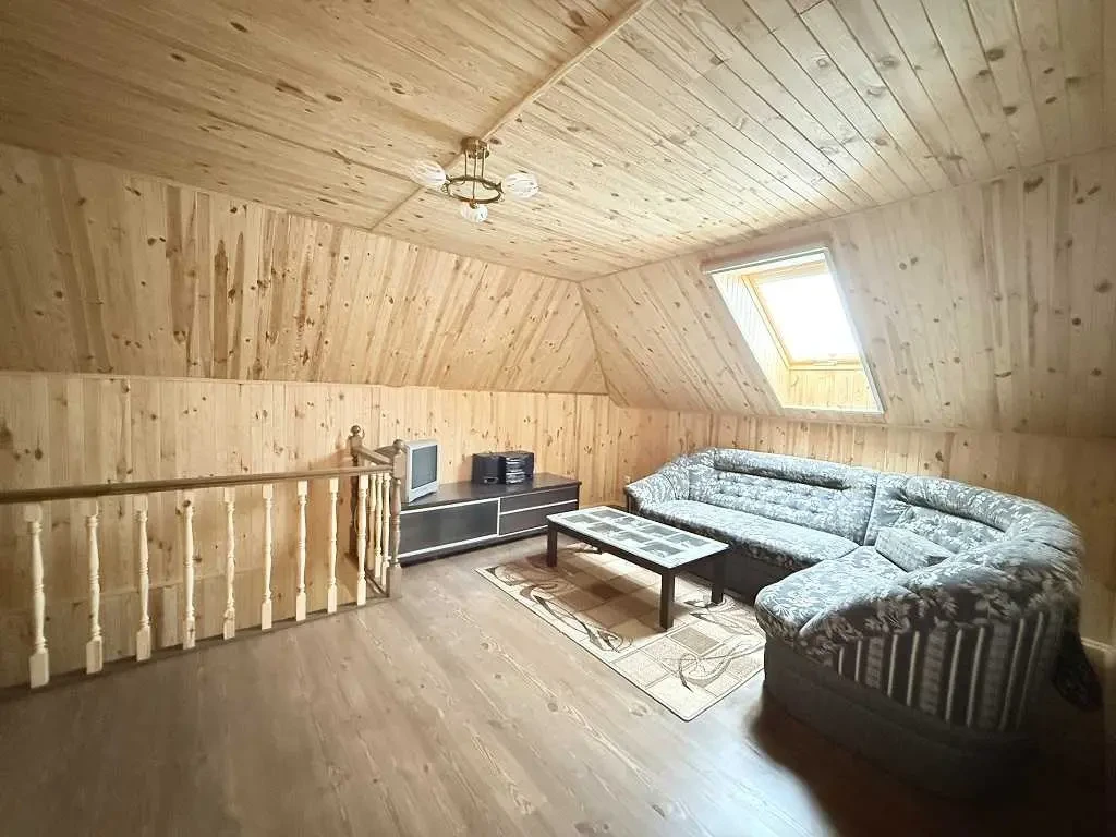 3-к будинок Бучанський, Михайлівка-Рубежівка, вул. Зоряна 12