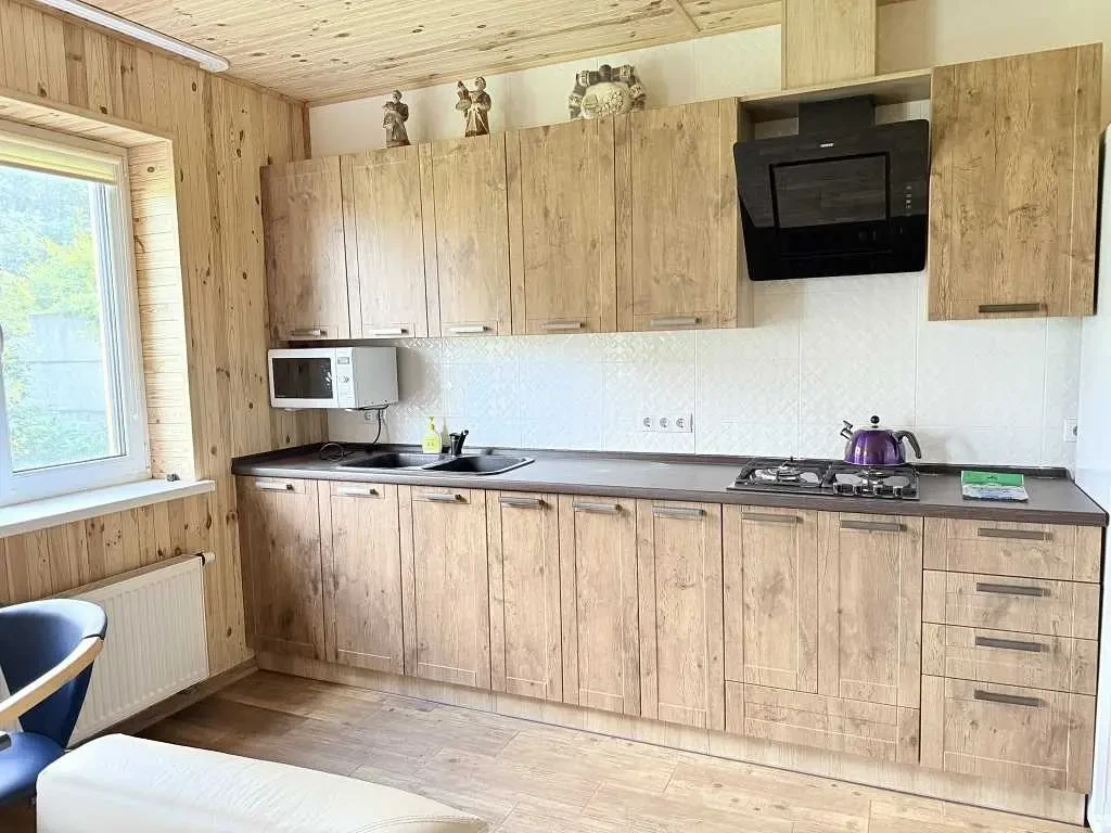 3-к будинок Бучанський, Михайлівка-Рубежівка, вул. Зоряна 6