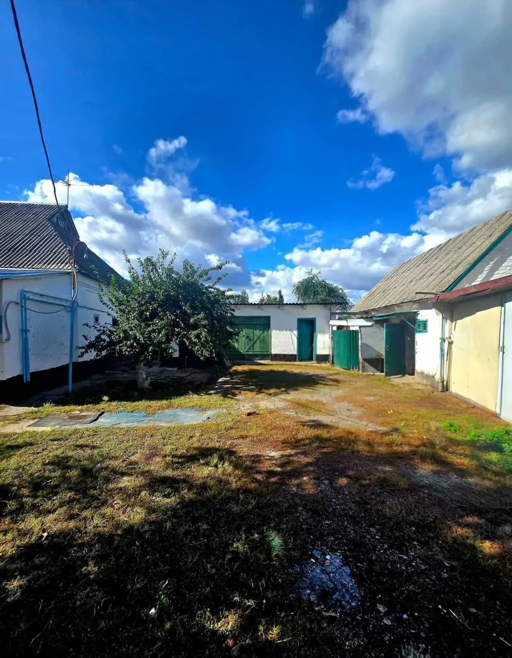 3-к будинок Білоцерківський, Дрозди, Центральна 4