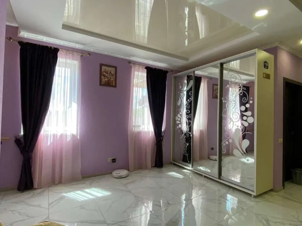 8-к будинок Київ, Деснянський, Карла Маркса 10