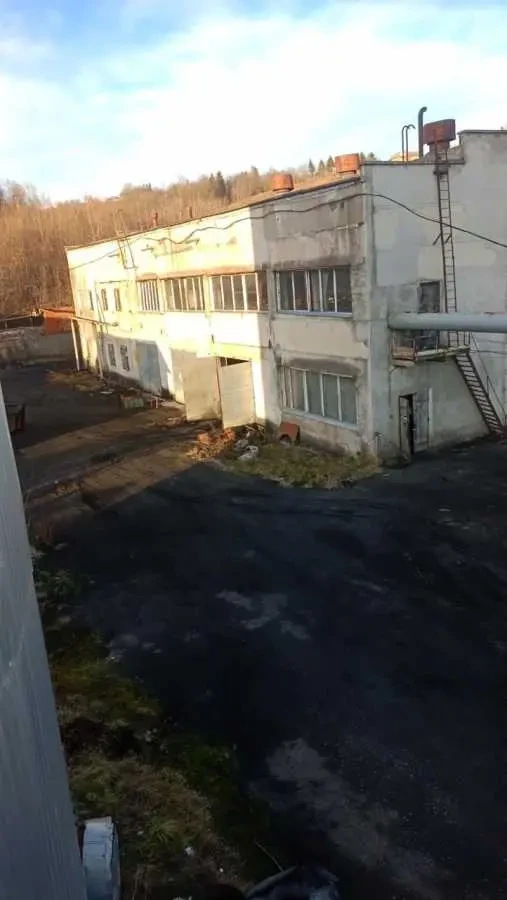 виробничі приміщення Косівський, Стопчатів, Центральна 1 11