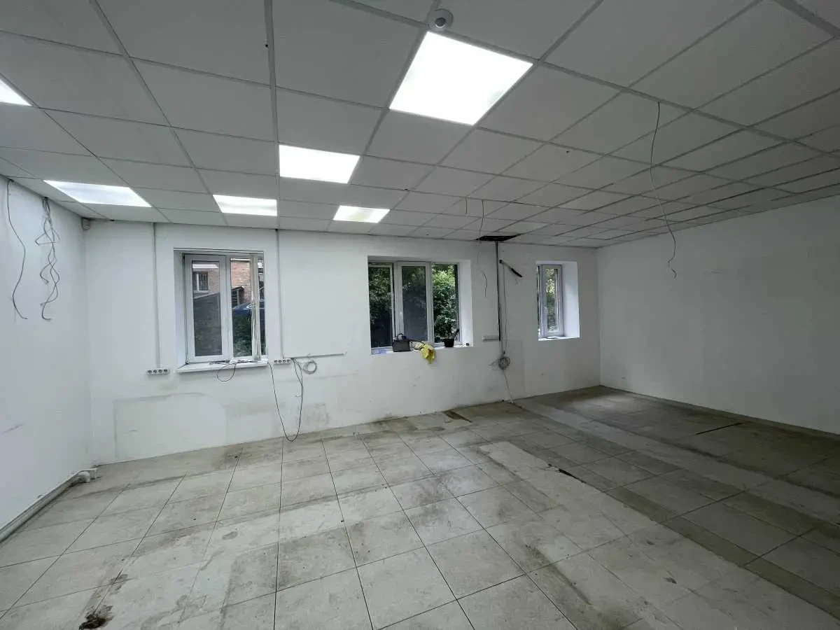 торгові площі Київ, Печерський, Професора Підвисоцького 5 20