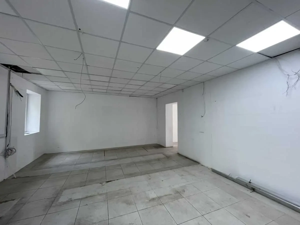 торгові площі Київ, Печерський, Професора Підвисоцького 5 16