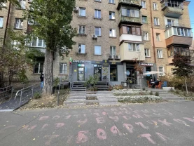 торгові площі Київ, Печерський, Професора Підвисоцького 5