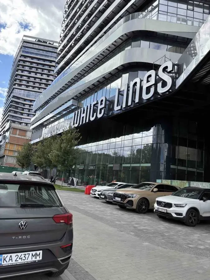 торгові площі Київ, Голосіївський, Голосіївський 76