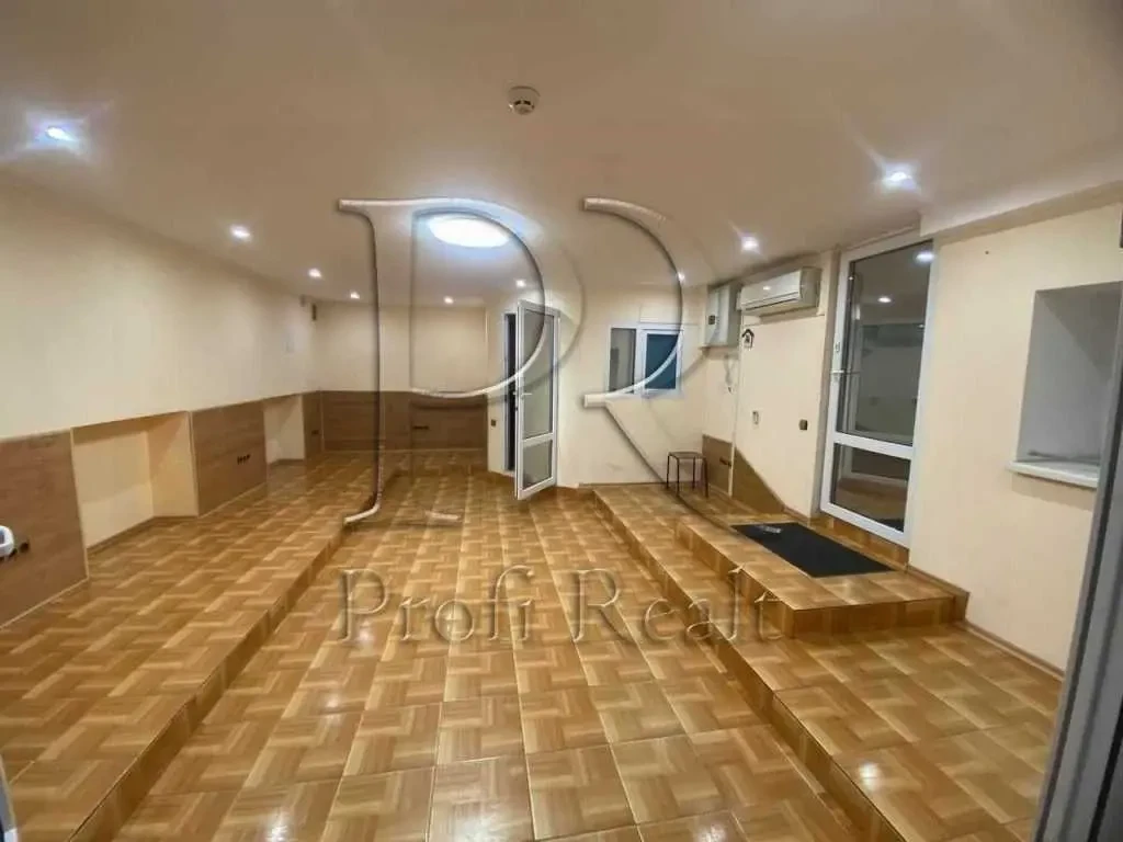 торгові площі Київ, Подільський, Почайнинська 57/59 3