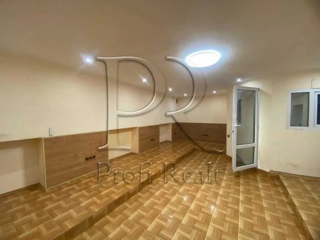 торгові площі Київ, Подільський, Почайнинська 57/59 4