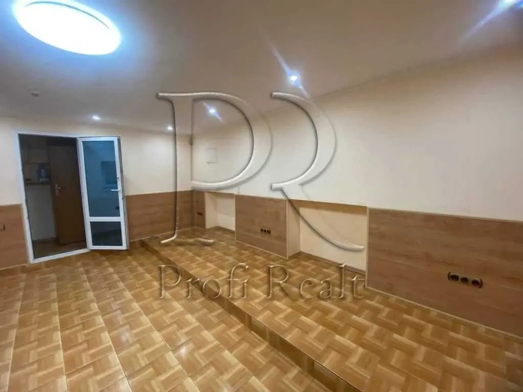 торгові площі Київ, Подільський, Почайнинська 57/59 9