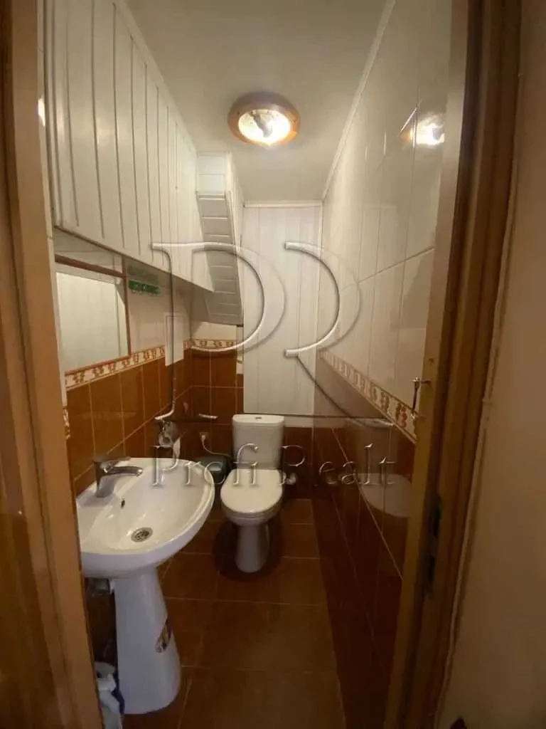 торгові площі Київ, Подільський, Почайнинська 57/59 16