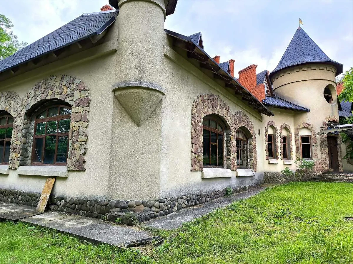 готель Бучанський, Капітанівка, ленина 6