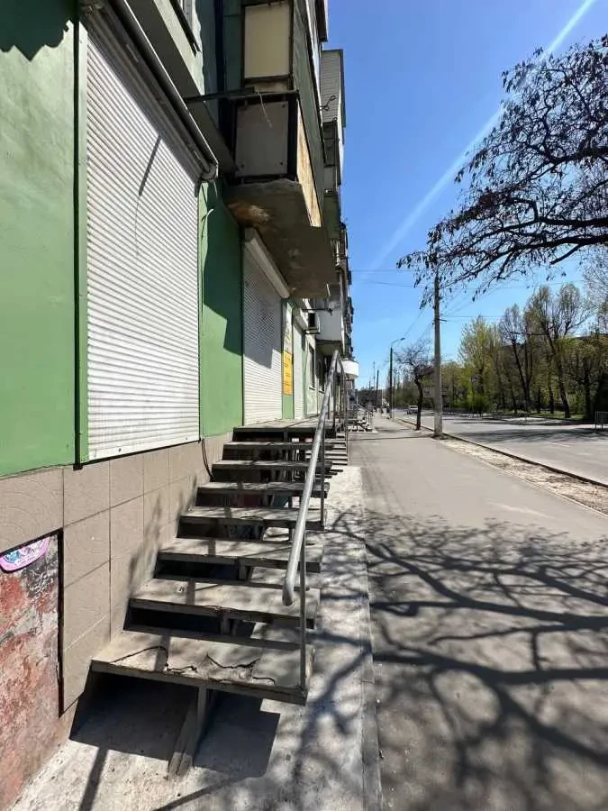 торгові площі Дніпро, Індустріальний, Б.Хмельницкого 3