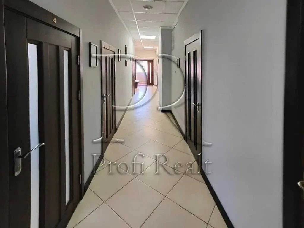 торгові площі Бучанський, Ірпінь, Центральна вулиця 6/1 2