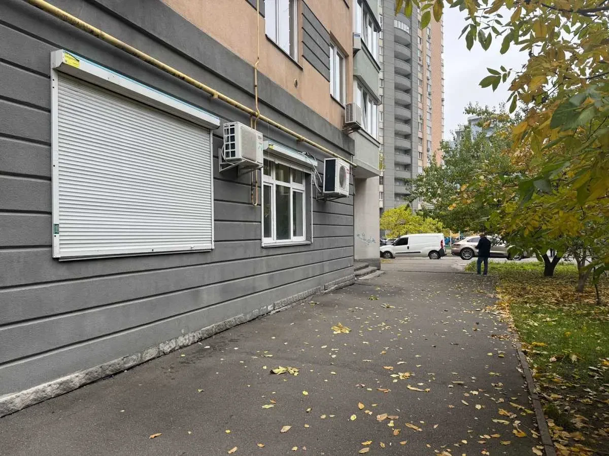 торгові площі Київ, Дніпровський, Раїси Окіпної 8 4