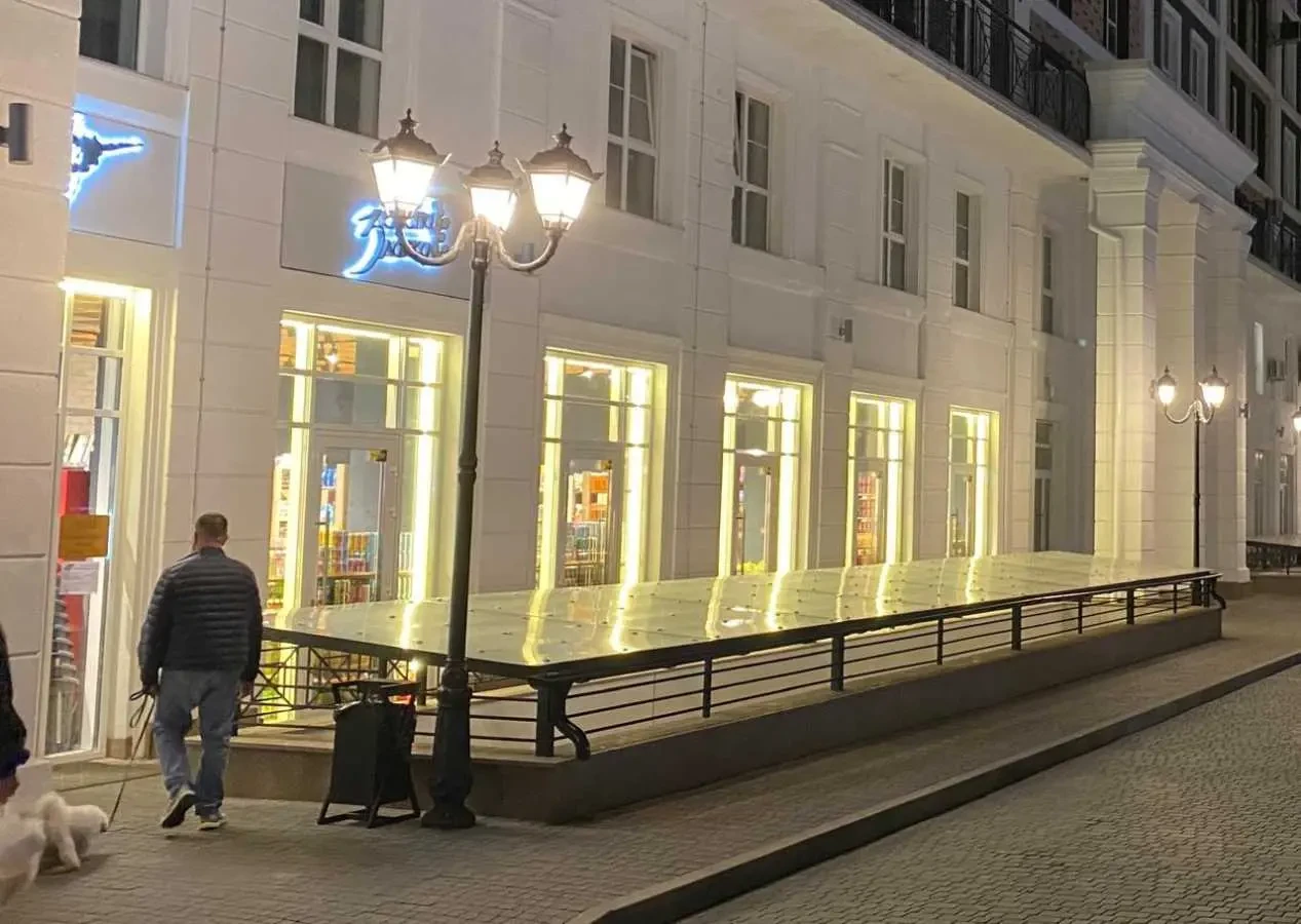 торгові площі Київ, Голосіївський, Михайла Максимовича 26 15