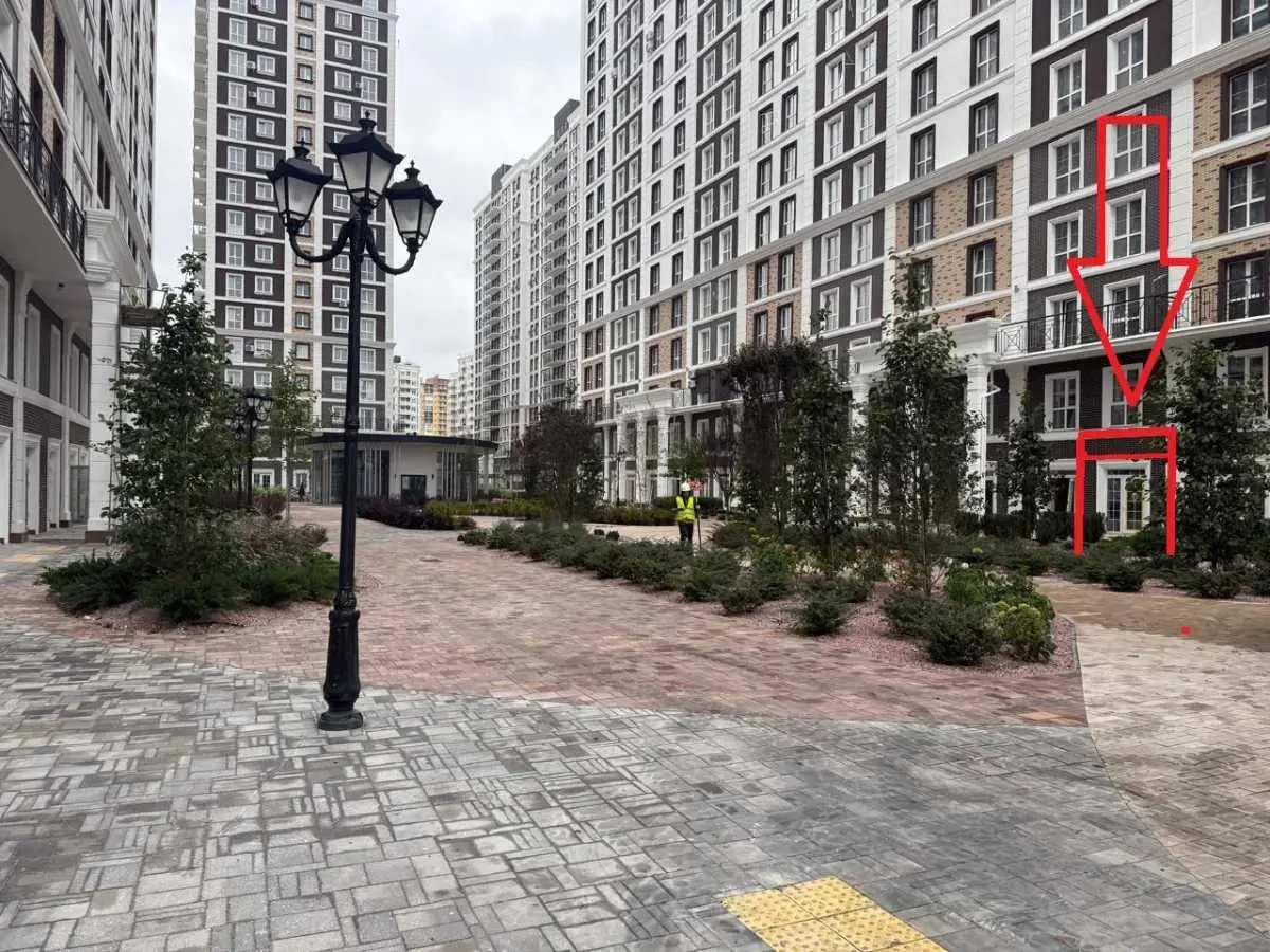 торгові площі Київ, Голосіївський, Михайла Максимовича 26