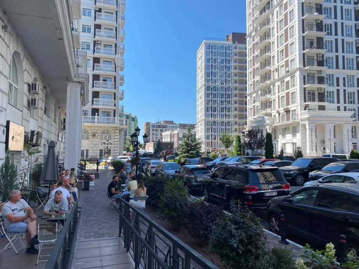 торгові площі Київ, Голосіївський, Михайла Максимовича 26 14